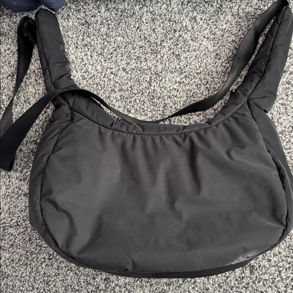 EUC Athleta Power of She Small Crossbody Hobo Bag - Picture 10 of 14